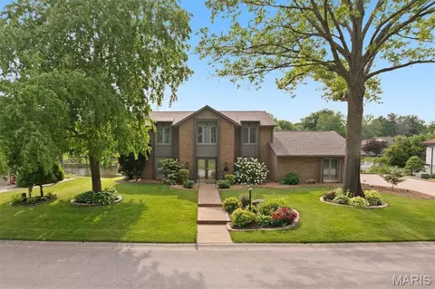 26 Ravenwood Cir, O'fallon, IL 62269