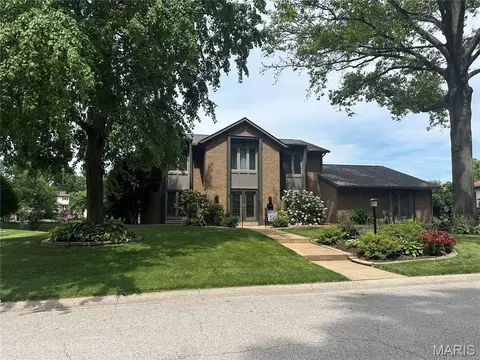 26 Ravenwood Cir, O'fallon, IL 62269