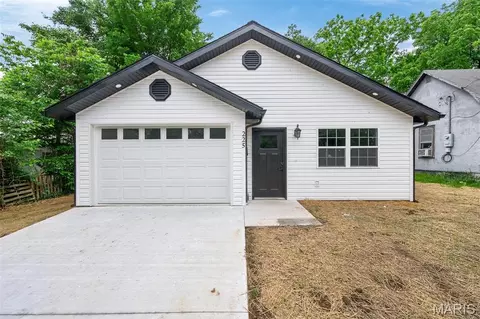 225 Garfield St, Lebanon, MO 65536