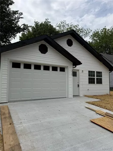 225 Garfield St, Lebanon, MO 65536
