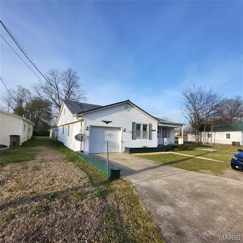 1009 Nickey St, Poplar Bluff, MO 63901