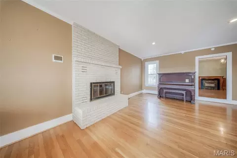 Living - 1601 E State Route 72, Rolla, MO 65401 photo 4 of 7