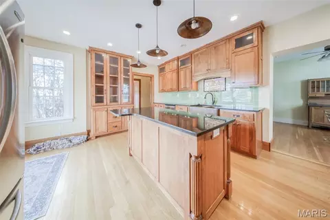 Kitchen - 1601 E State Route 72, Rolla, MO 65401 photo 4 of 10