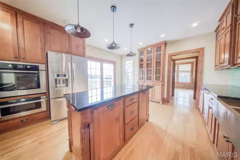 Kitchen - 1601 E State Route 72, Rolla, MO 65401 photo 6 of 10