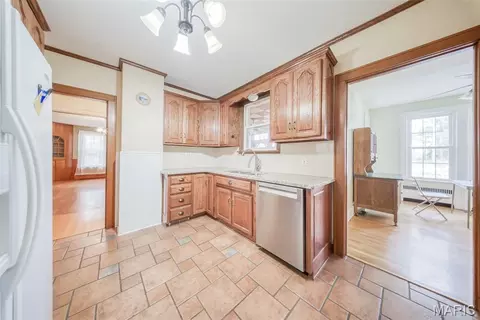 Kitchen - 1601 E State Route 72, Rolla, MO 65401 photo 8 of 10