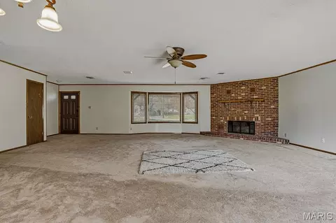 Living - 104 S Everett St, Kennett, MO 63857 photo 2 of 10