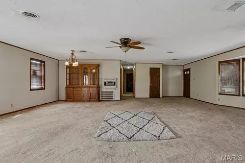 Living - 104 S Everett St, Kennett, MO 63857 photo 3 of 10