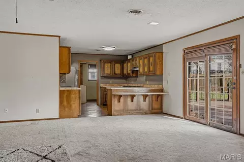 Living - 104 S Everett St, Kennett, MO 63857 photo 10 of 10