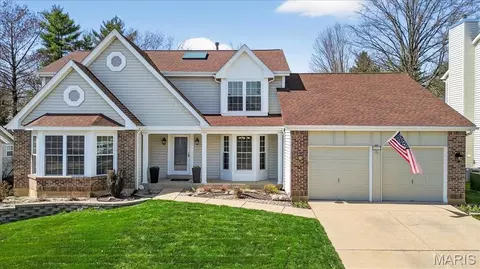 631 Loehr Estates Dr, Ballwin, MO 63021