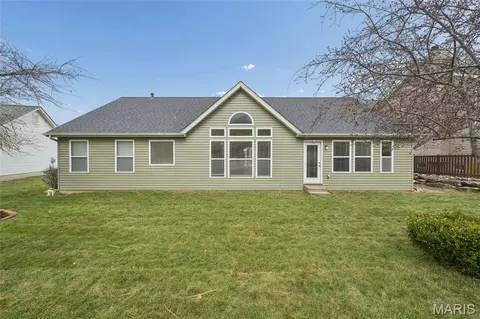 Exterior - 710 Longfellow Cir, O'fallon, MO 63366 photo 4 of 5