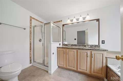 Bath - 710 Longfellow Cir, O'fallon, MO 63366 photo 2 of 3