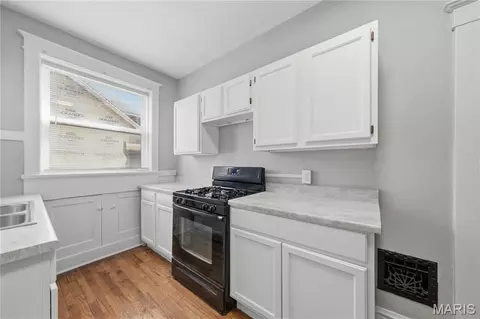 Kitchen - 4643 Evans Ave, Saint Louis, MO 63113 photo 1 of 9