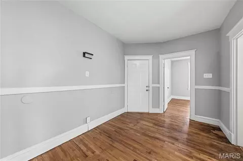 Entry Way - 4643 Evans Ave, Saint Louis, MO 63113 photo 2 of 20
