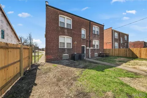 Exterior - 4643 Evans Ave, Saint Louis, MO 63113 photo 4 of 7