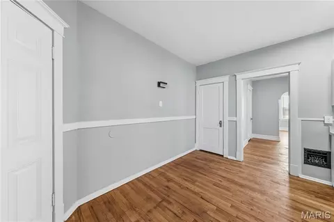 Entry Way - 4643 Evans Ave, Saint Louis, MO 63113 photo 15 of 20