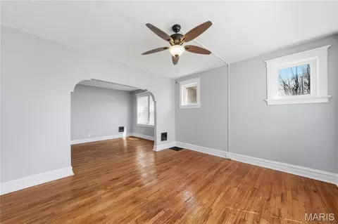 Living - 4643 Evans Ave, Saint Louis, MO 63113 photo 1 of 25