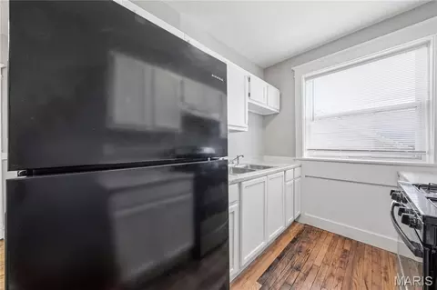Kitchen - 4643 Evans Ave, Saint Louis, MO 63113 photo 8 of 9