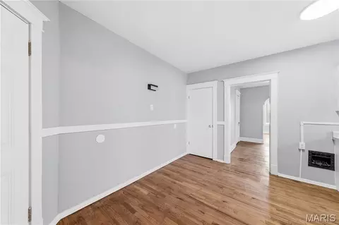 Entry Way - 4643 Evans Ave, Saint Louis, MO 63113 photo 10 of 20