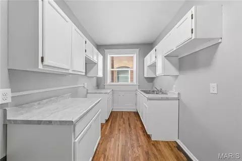 Entry Way - 4643 Evans Ave, Saint Louis, MO 63113 photo 17 of 20