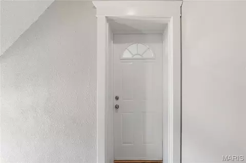 Entry Way - 4643 Evans Ave, Saint Louis, MO 63113 photo 11 of 20