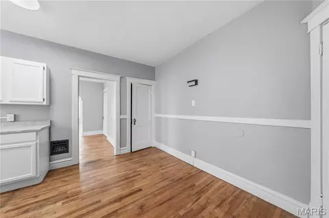 Entry Way - 4643 Evans Ave, Saint Louis, MO 63113 photo 5 of 20
