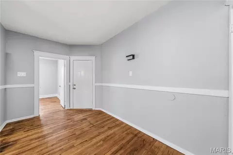 Entry Way - 4643 Evans Ave, Saint Louis, MO 63113 photo 12 of 20