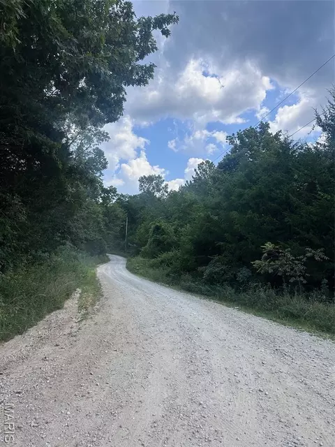 515 Lake Cove Trl, De Soto, MO 63020