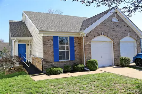 4926 Hurstborough Ct, Hazelwood, MO 63042