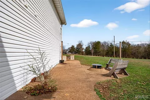 Exterior - 16310 Sugar Pine Ct, Wright City, MO 63390 photo 5 of 11