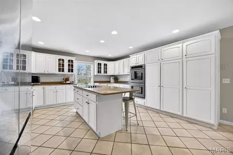 Kitchen - 16310 Sugar Pine Ct, Wright City, MO 63390 photo 5 of 6