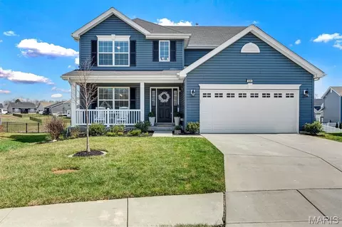 320 Race Horse Ln, Wentzville, MO 63385