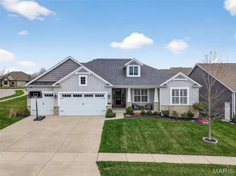 101 Far Meadow Dr, Lake Saint Louis, MO 63367