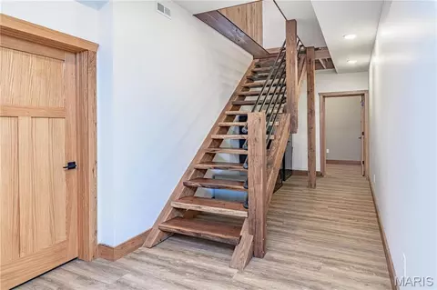 Entry Way - 23252 Jupiter Ave, Macon, MO 63552 photo 2 of 4