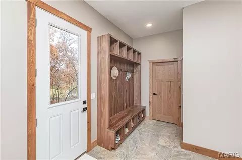 Entry Way - 23252 Jupiter Ave, Macon, MO 63552 photo 4 of 4