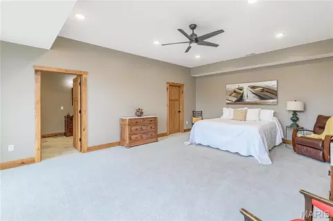 Bedroom - 23252 Jupiter Ave, Macon, MO 63552 photo 6 of 6