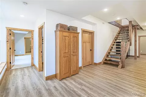 Entry Way - 23252 Jupiter Ave, Macon, MO 63552 photo 3 of 4