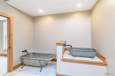 Bath - 23252 Jupiter Ave, Macon, MO 63552 photo 4 of 5