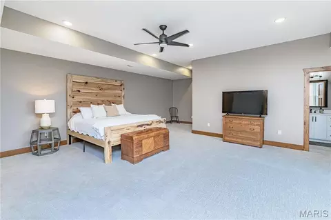 Bedroom - 23252 Jupiter Ave, Macon, MO 63552 photo 4 of 6