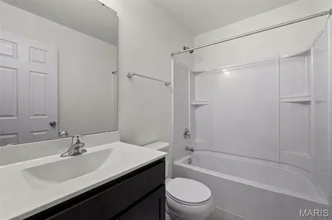 Bath - 87 Fall Meadow Ct, Fenton, MO 63026 photo 2 of 2
