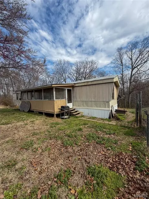 82 County Road 4681, Poplar Bluff, MO 63901
