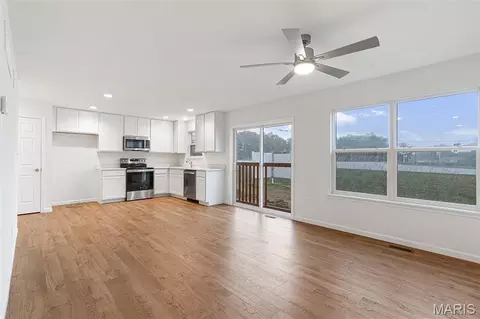 Living - 462 Klenke Valley Dr, Union, MO 63084 photo 3 of 3