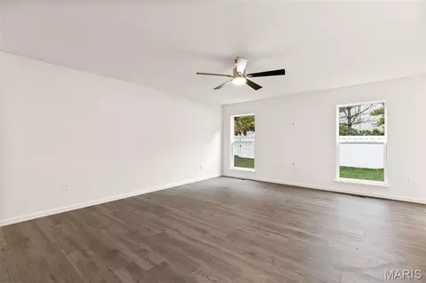 Living - 446 Klenke Valley Dr, Union, MO 63084 photo 4 of 5