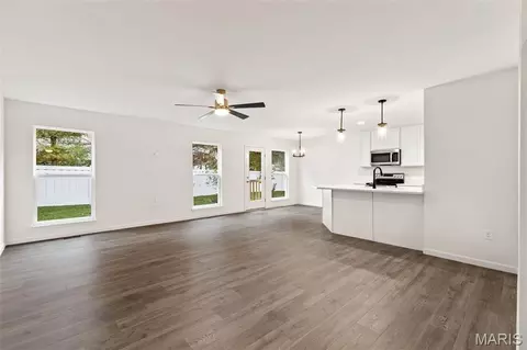 Living - 446 Klenke Valley Dr, Union, MO 63084 photo 5 of 5