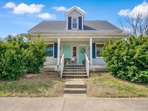261 S Main St, Hecker, IL 62248