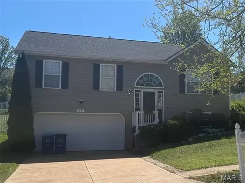 3094 Valley Oaks Dr, Imperial, MO 63052