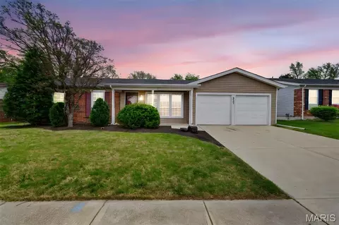 5442 Alnwick Dr, Saint Louis, MO 63129