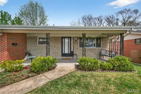 649 Suntide Dr, Saint Louis, MO 63125