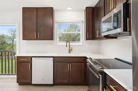 Kitchen - 457 Klenke Valley Dr, Union, MO 63084 photo 1 of 4