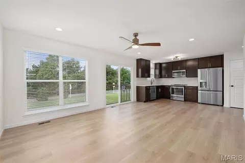 Living - 457 Klenke Valley Dr, Union, MO 63084 photo 4 of 4