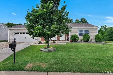 3256 Janton Ln, Saint Charles, MO 63301